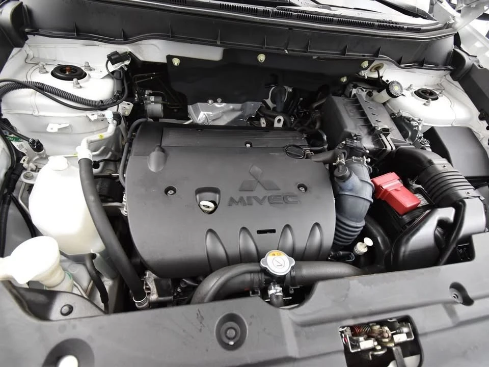 2019 Mitsubishi Outlander - Image 14 of 18