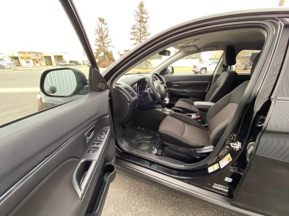 2019 Mitsubishi RVR - Image 5 of 10