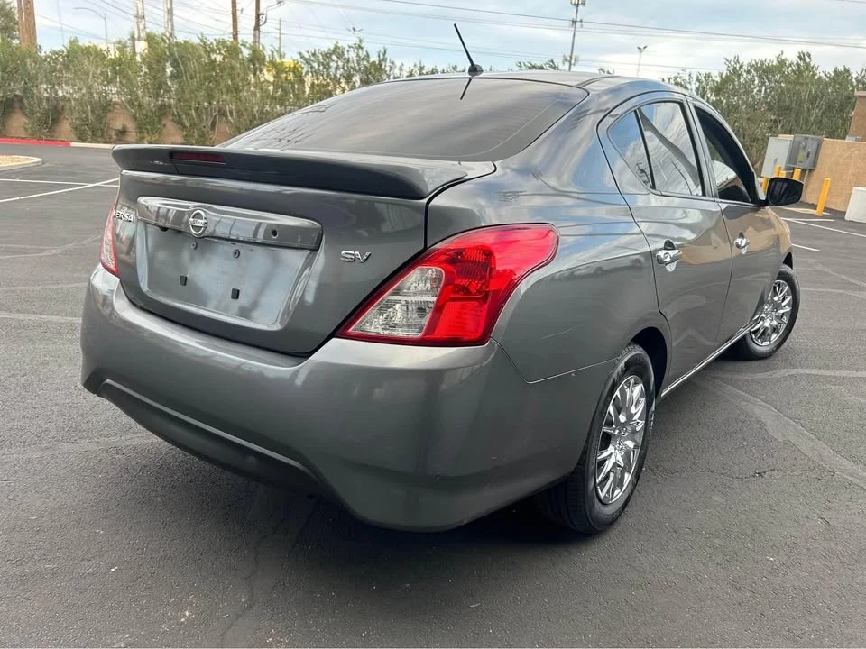 2019 Nissan Versa - Image 6 of 10