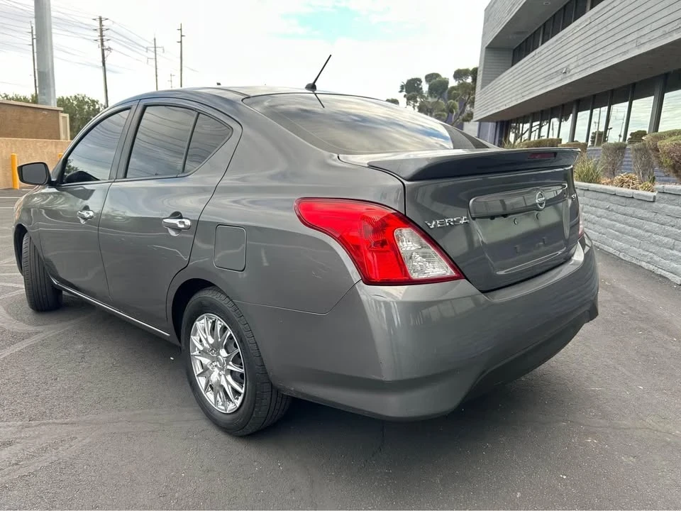 2019 Nissan Versa - Image 5 of 10