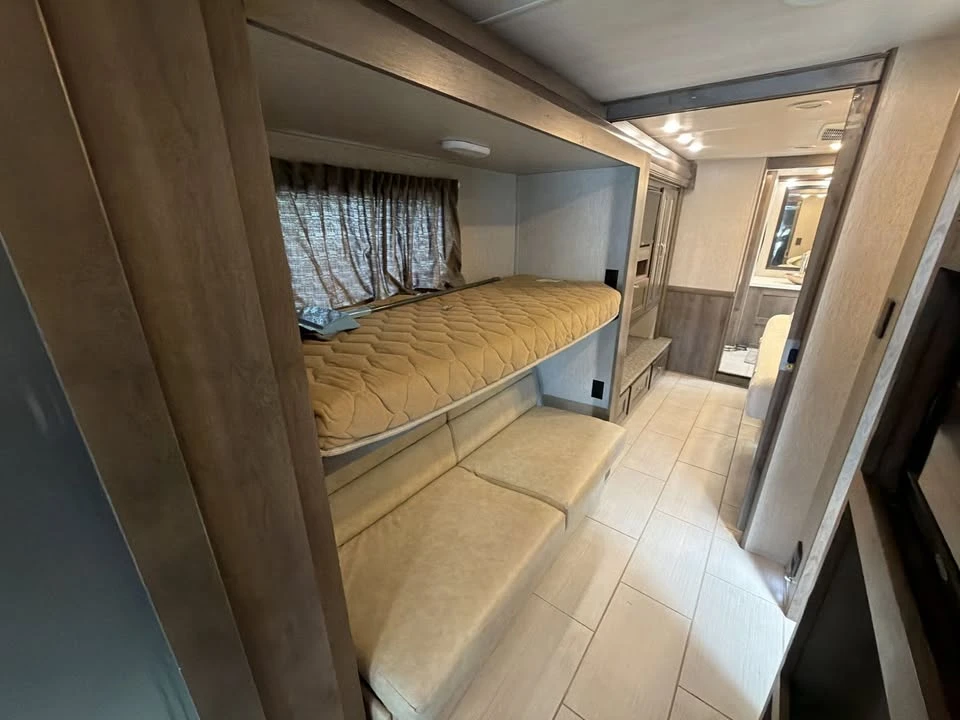 2019 Bentley - Image 16 of 20