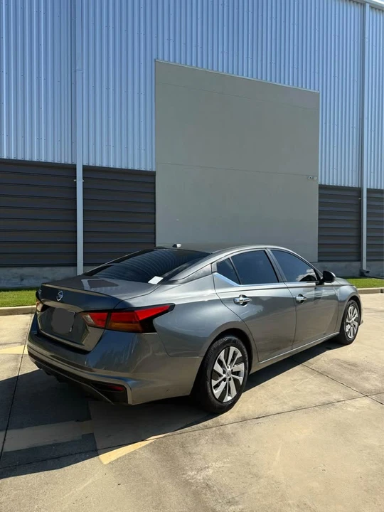 2019 Nissan Altima 6th Gen - Image 4 of 15