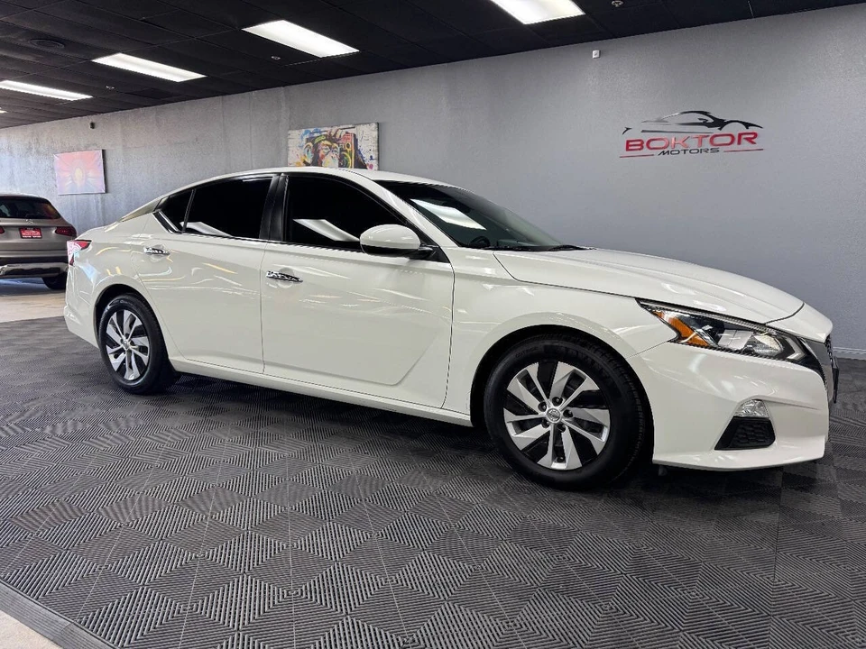 2019 Nissan Altima 6th Gen - Image 2 of 12