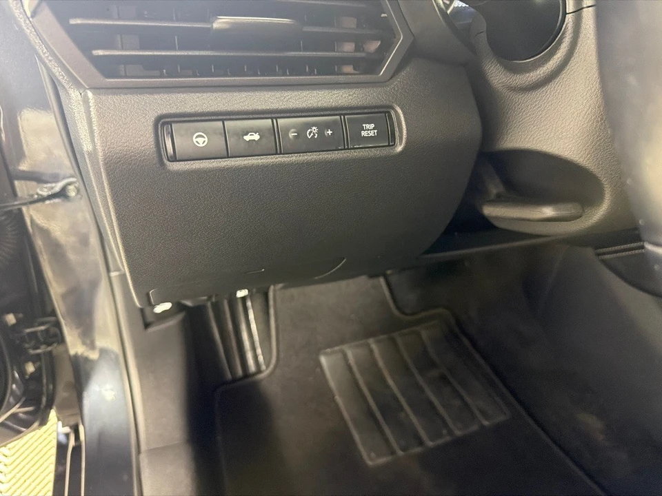 2019 Nissan Altima 6th Gen - Image 14 of 21
