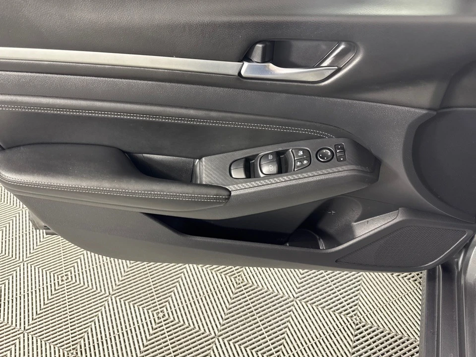 2019 Nissan Altima 6th Gen - Image 12 of 21