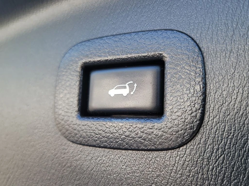 2019 Nissan Armada - Image 9 of 12