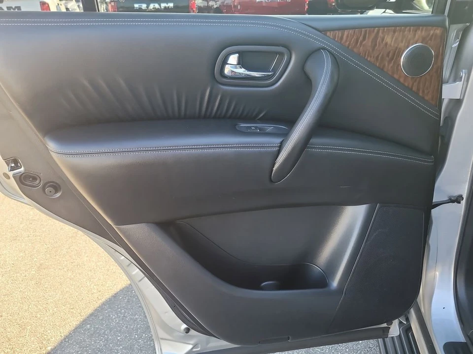 2019 Nissan Armada - Image 11 of 12