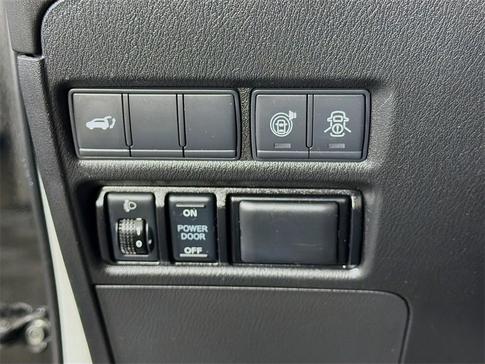 2019 Nissan Armada - Image 11 of 12