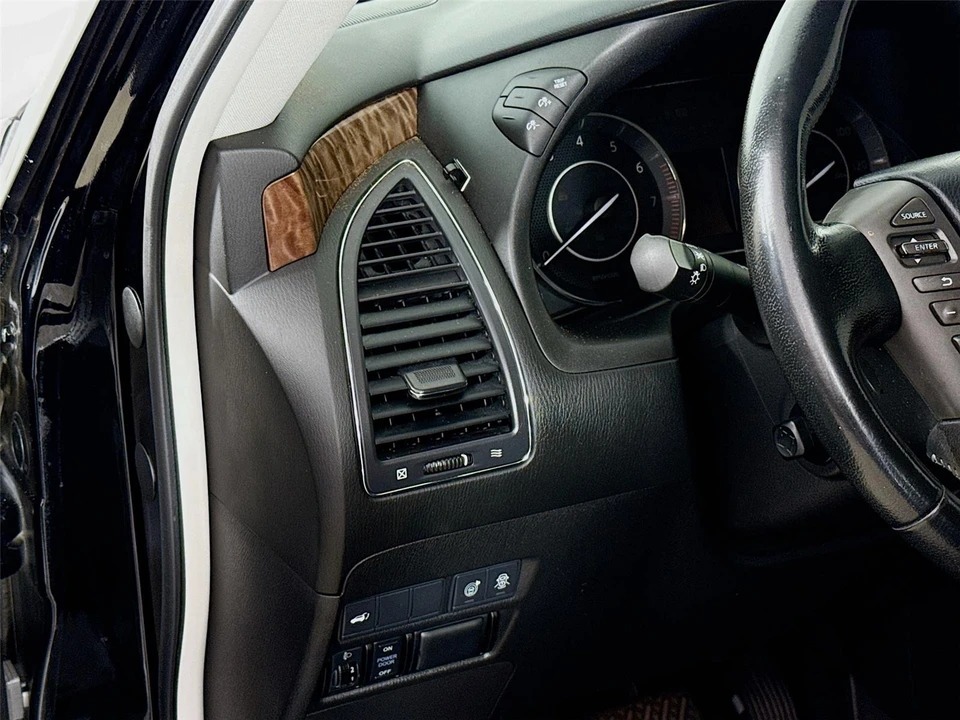 2019 Nissan Armada - Image 10 of 21