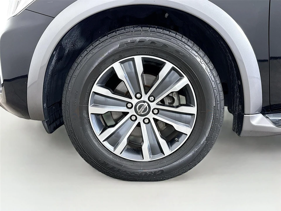 2019 Nissan Armada - Image 12 of 13
