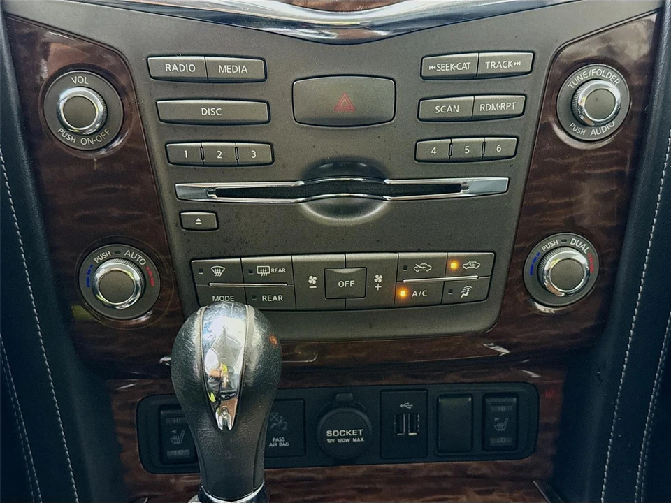 2019 Nissan Armada - Image 15 of 21
