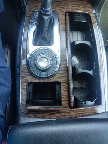2019 Nissan Armada - Image 15 of 21