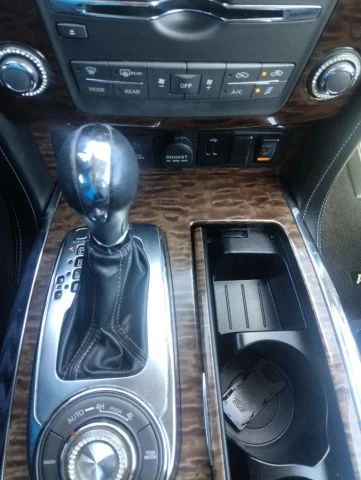 2019 Nissan Armada - Image 14 of 21