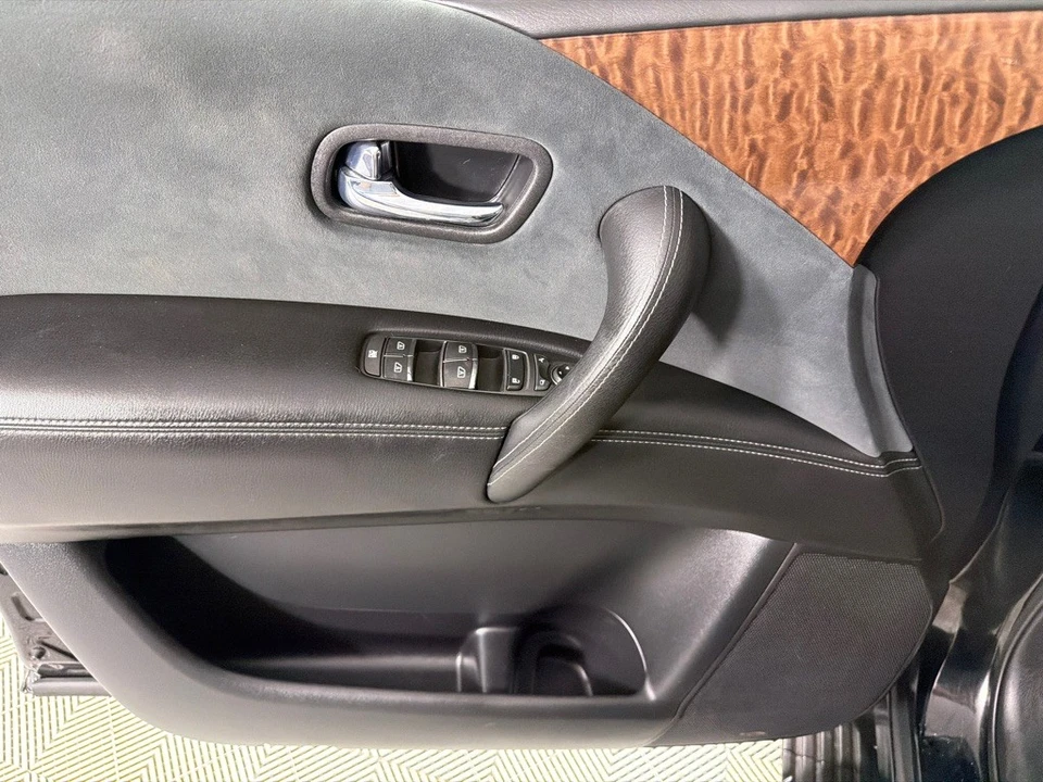 2019 Nissan Armada - Image 11 of 21