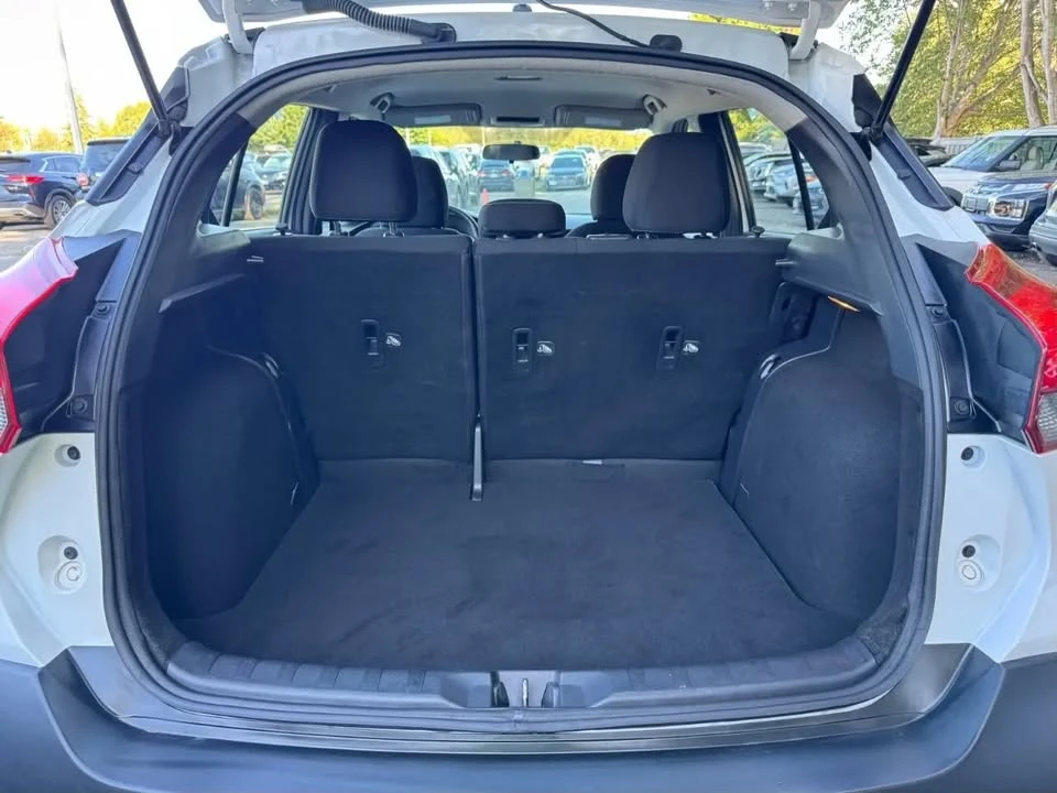2019 Nissan Kicks - Image 9 of 17