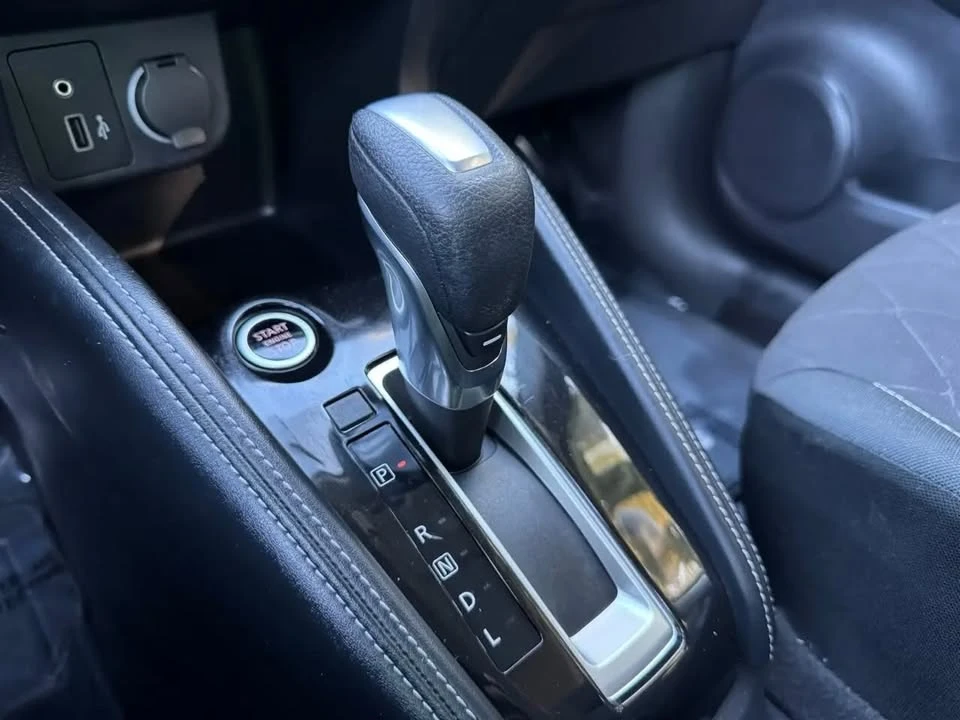 2019 Nissan Kicks - Image 13 of 17