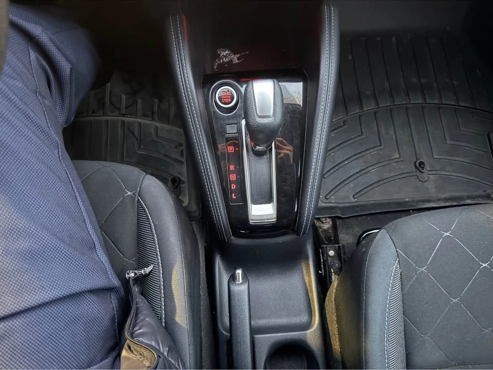 2019 Nissan Kicks - Image 14 of 16