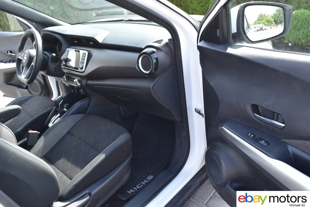 2019 Nissan Kicks - Image 16 of 24