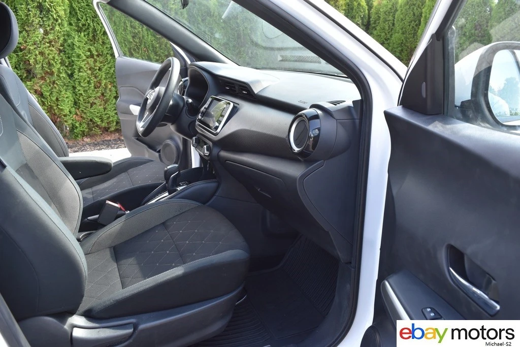 2019 Nissan Kicks - Image 17 of 24