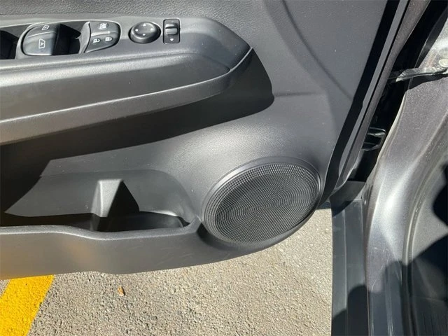 2019 Nissan Kicks - Image 11 of 20