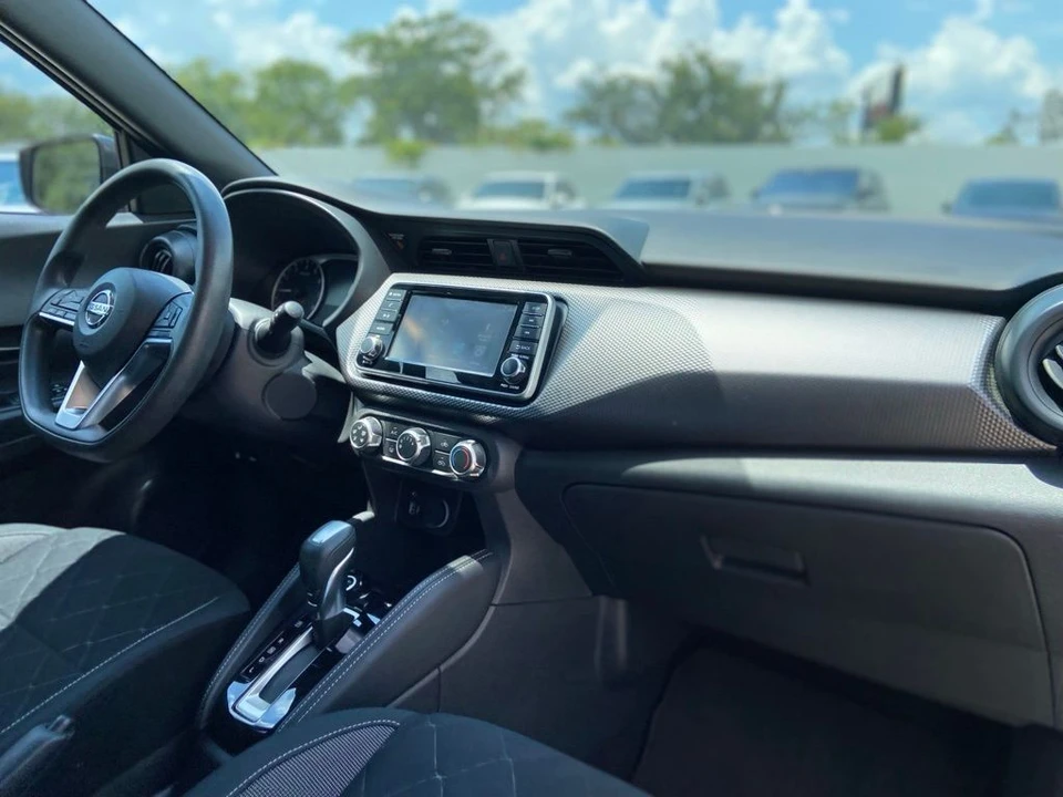 2019 Nissan Kicks - Image 17 of 31