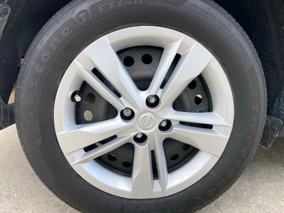 2019 Nissan Kicks - Image 11 of 31