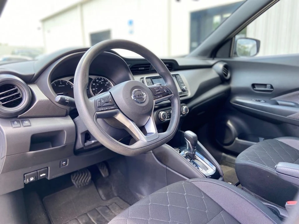 2019 Nissan Kicks - Image 14 of 31