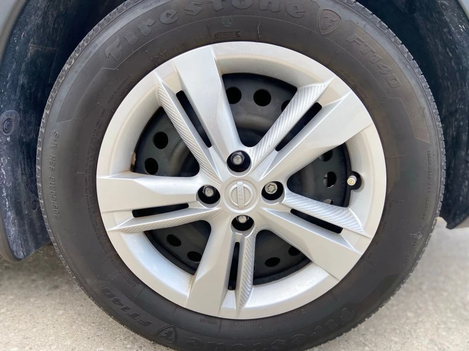 2019 Nissan Kicks - Image 12 of 31