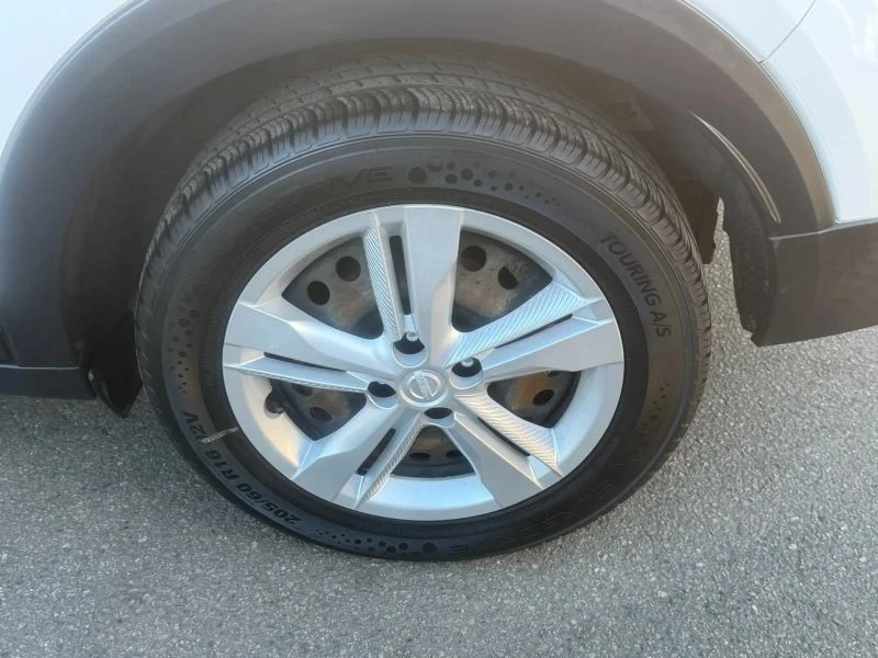 2019 Nissan Kicks - Image 9 of 12
