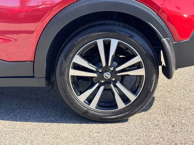 2019 Nissan Kicks - Image 14 of 21