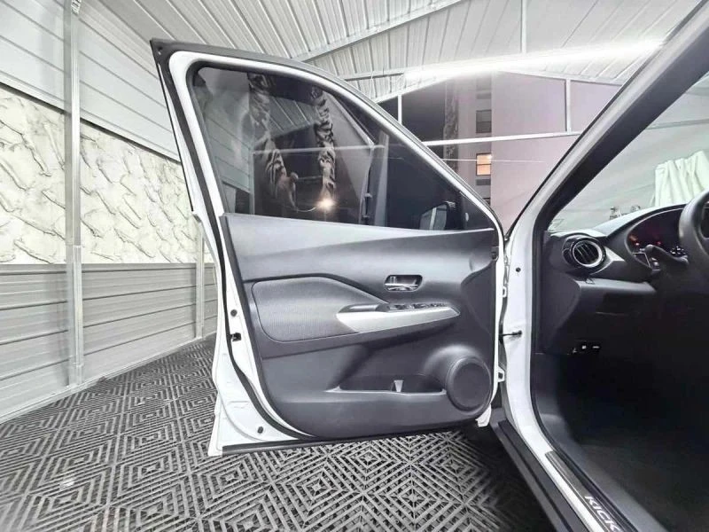 2019 Nissan Kicks - Image 12 of 12
