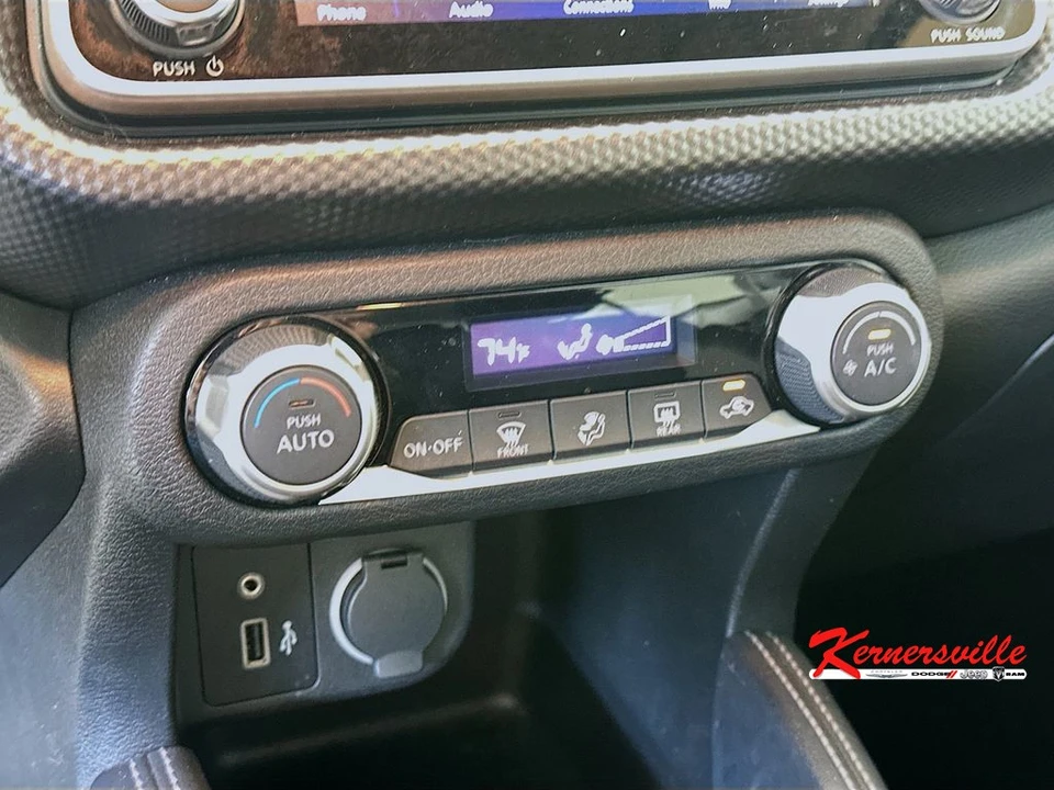 2019 Nissan Kicks - Image 18 of 24