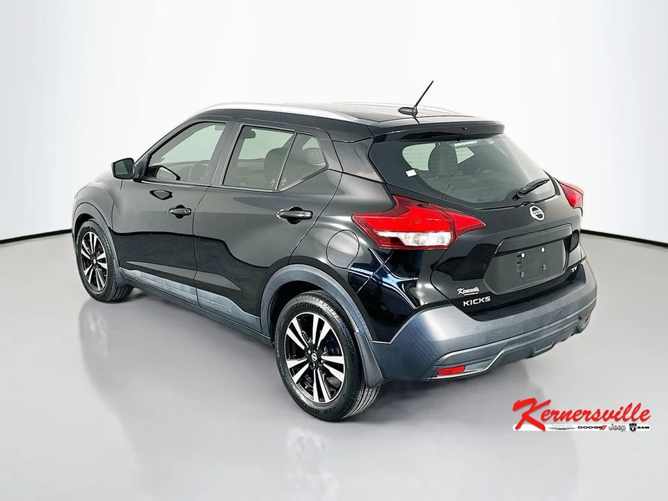 2019 Nissan Kicks - Image 5 of 24