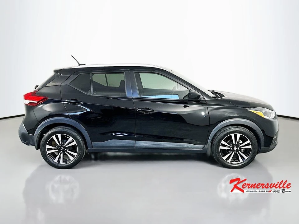 2019 Nissan Kicks - Image 8 of 24
