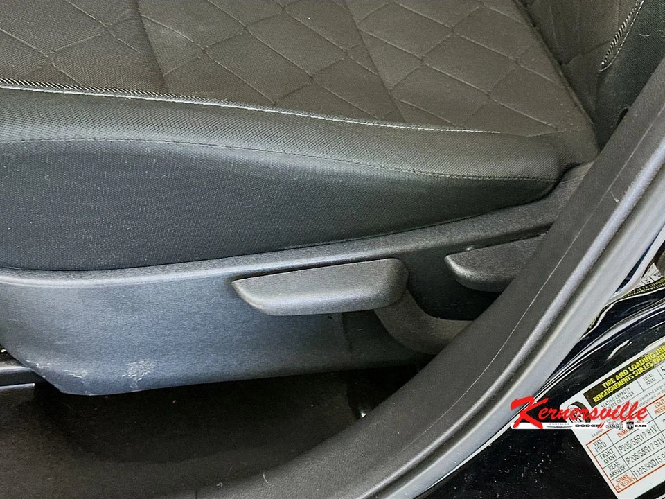 2019 Nissan Kicks - Image 23 of 24