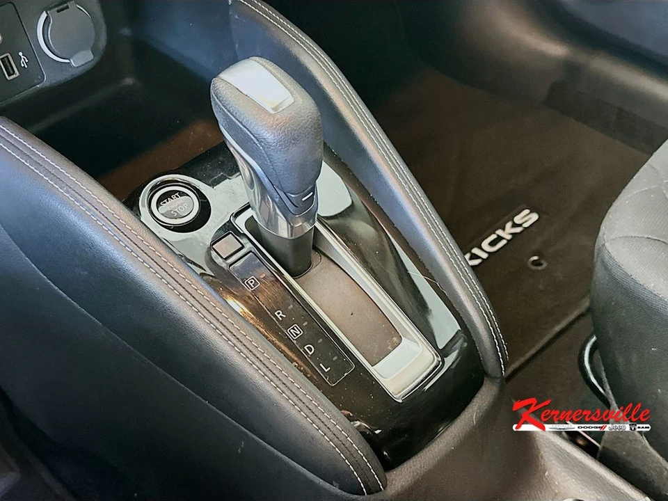 2019 Nissan Kicks - Image 16 of 24