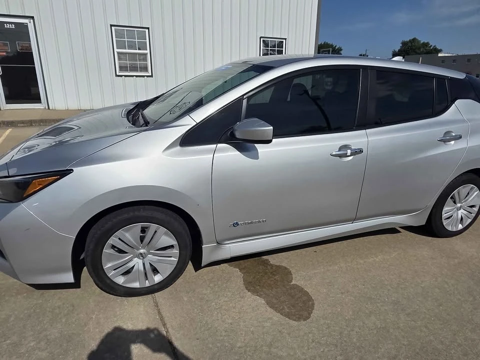 2019 Nissan Leaf - Image 2 of 20