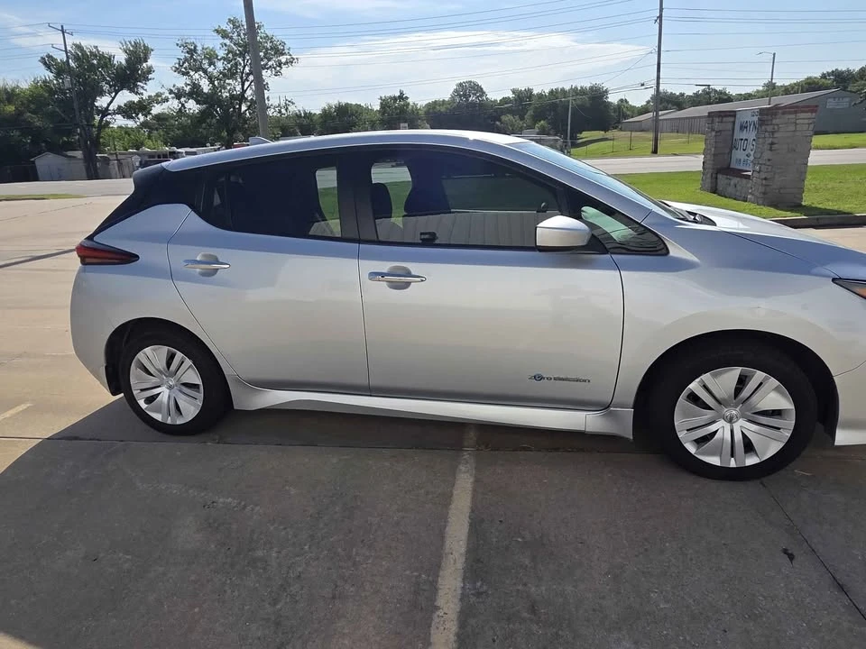 2019 Nissan Leaf - Image 5 of 20
