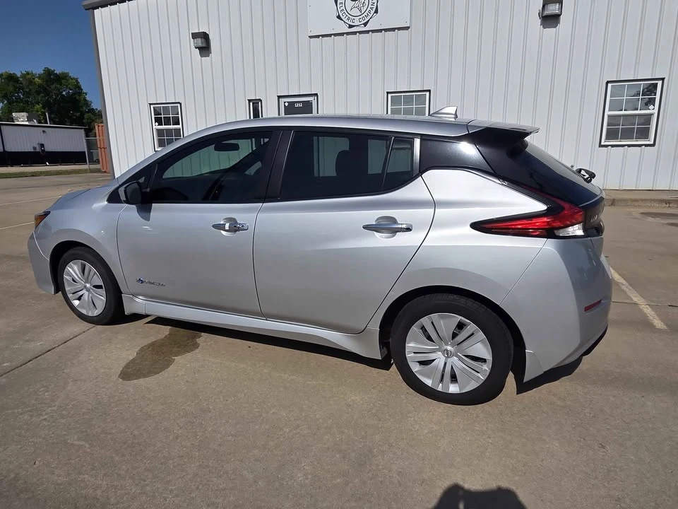 2019 Nissan Leaf - Image 12 of 20