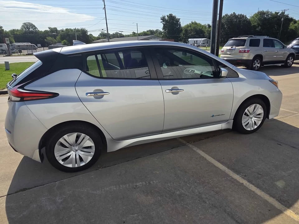 2019 Nissan Leaf - Image 6 of 20