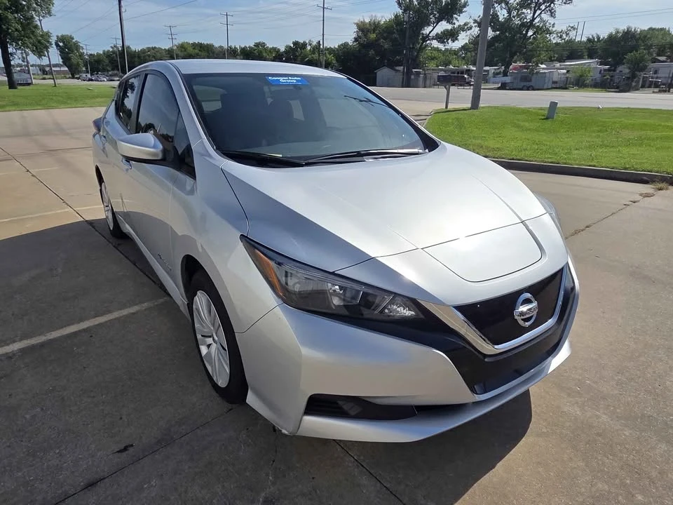 2019 Nissan Leaf - Image 10 of 20