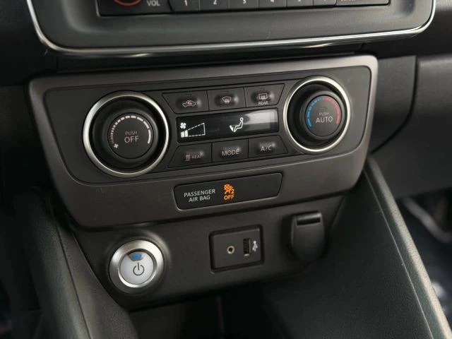 2019 Nissan Leaf - Image 18 of 21