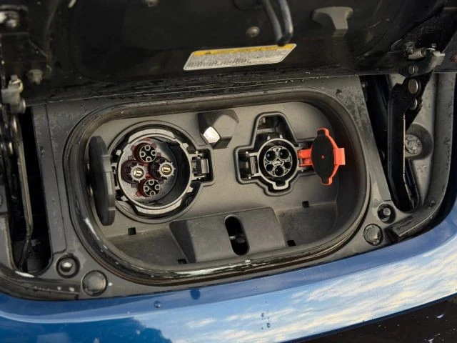 2019 Nissan Leaf - Image 22 of 23