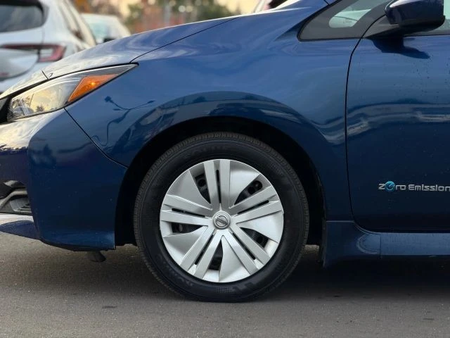 2019 Nissan Leaf - Image 7 of 23