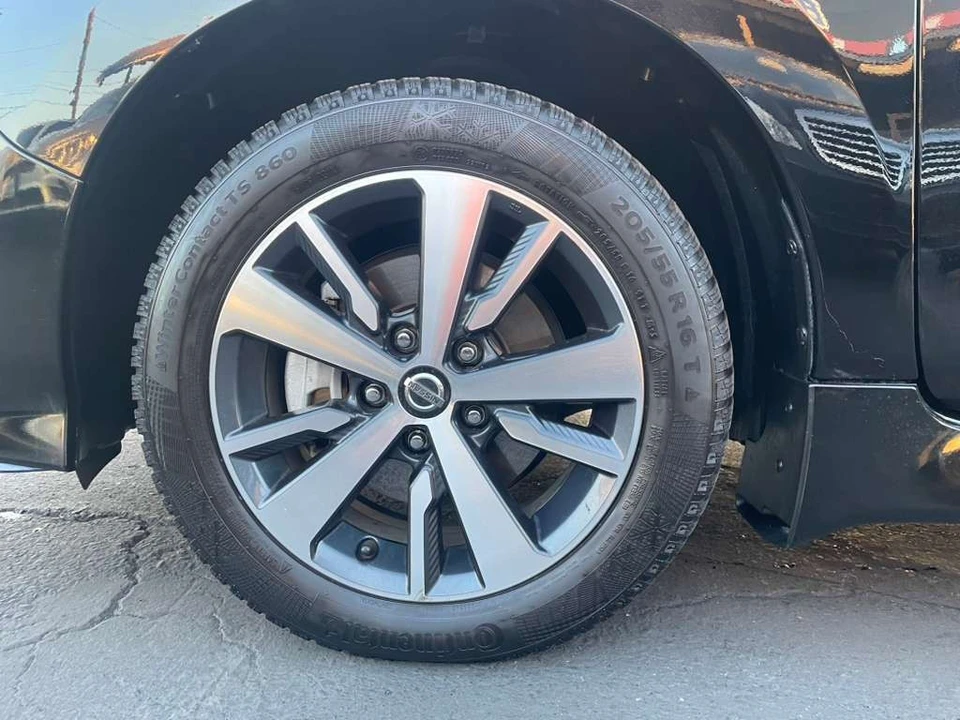 2019 Nissan Leaf - Image 16 of 17