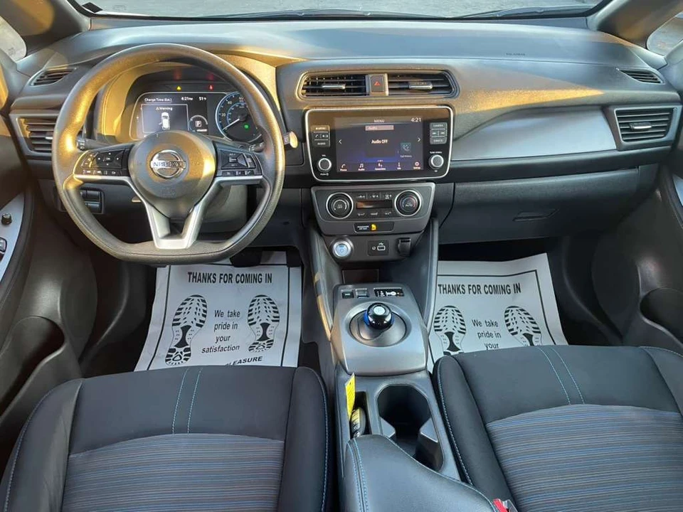 2019 Nissan Leaf - Image 10 of 17
