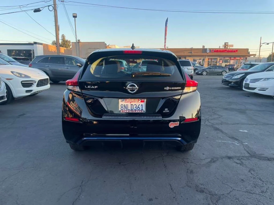 2019 Nissan Leaf - Image 5 of 17