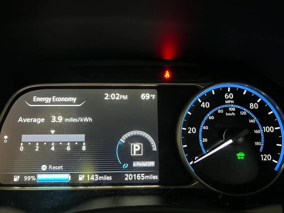 2019 Nissan Leaf - Image 11 of 14