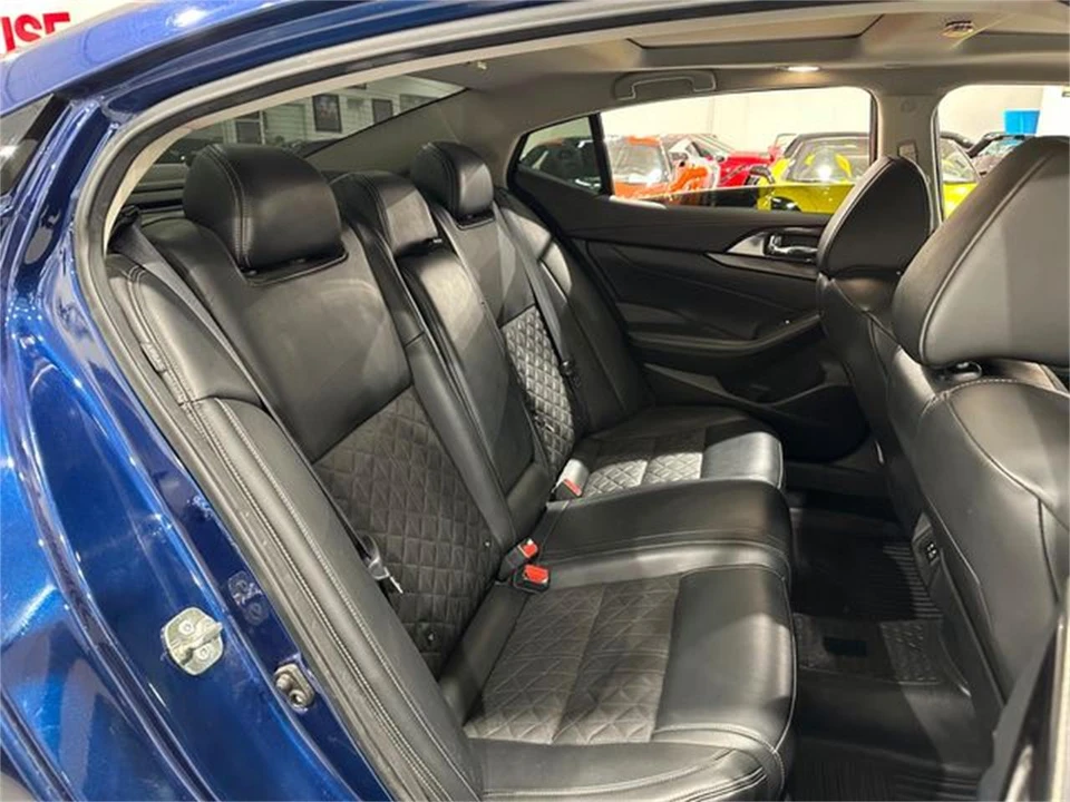 2019 Nissan Maxima 8th Gen - Image 13 of 30