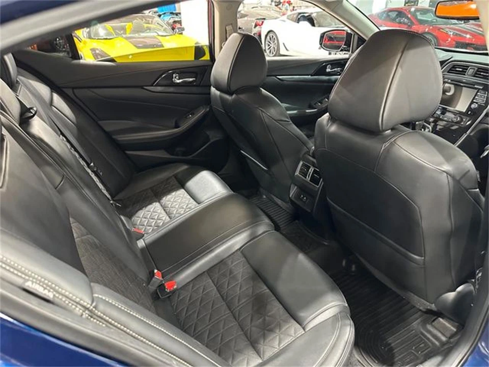 2019 Nissan Maxima 8th Gen - Image 15 of 30